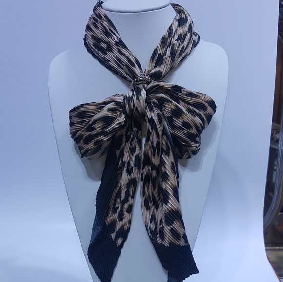 Scarf - Picture 3 of 3